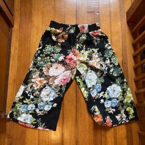 United Colors of Benetton Floral Cropped Pants